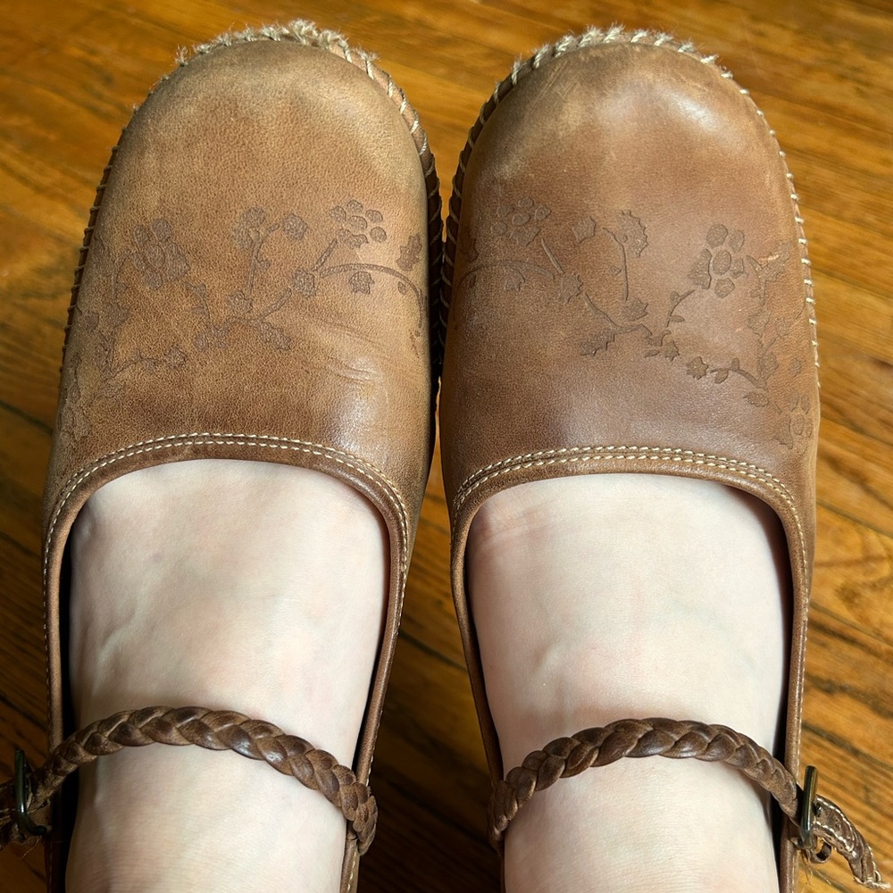 Vintage Ecco Sussex Floral Embossed and Braided Brown Mary Janes, EU 42/US 10